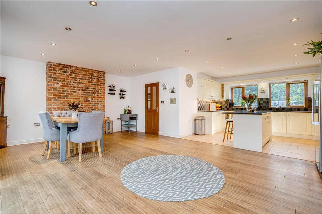 Hillings Lane, Hawksworth, Leeds, West Yorkshire, LS20, photo 9