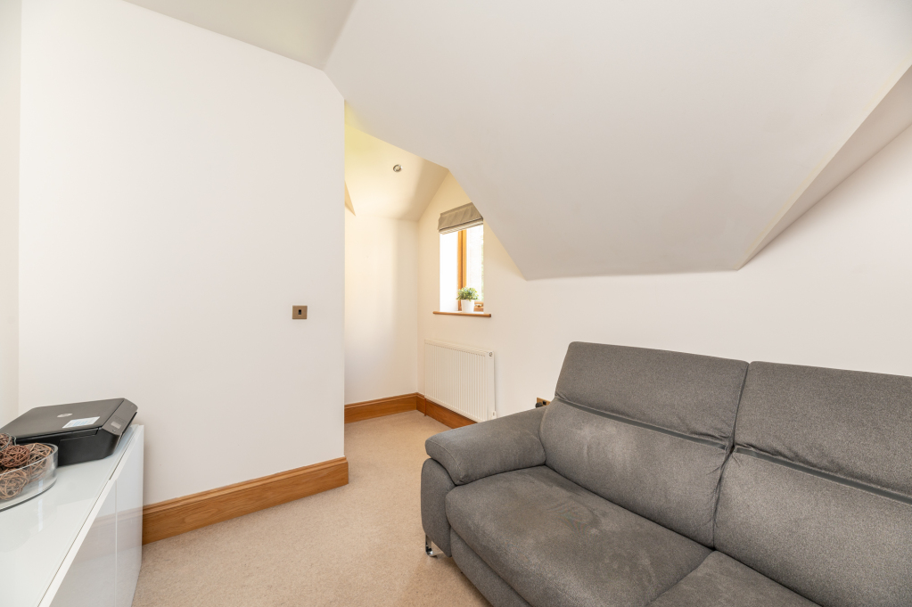 Gilstead Lane, Bingley, West Yorkshire, BD16, photo 33