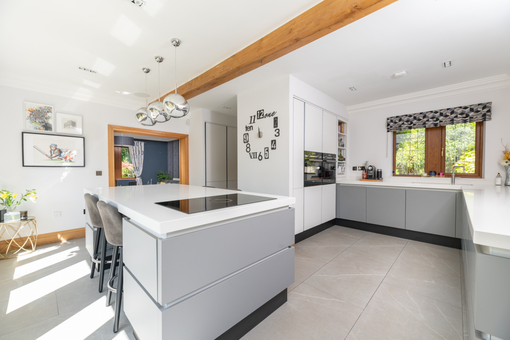 Gilstead Lane, Bingley, West Yorkshire, BD16, photo 4