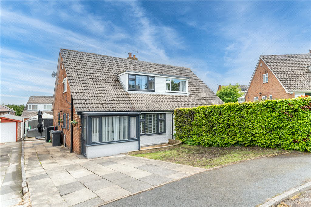 Lampards Close