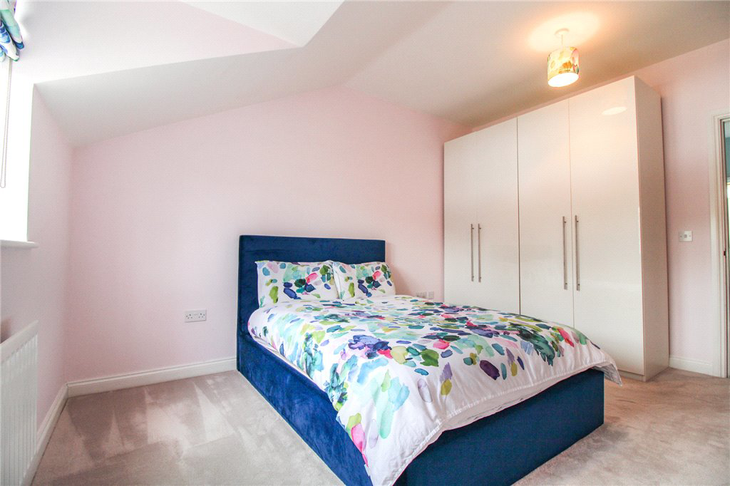 Low Lane, Horsforth, Leeds, West Yorkshire, LS18, photo 4