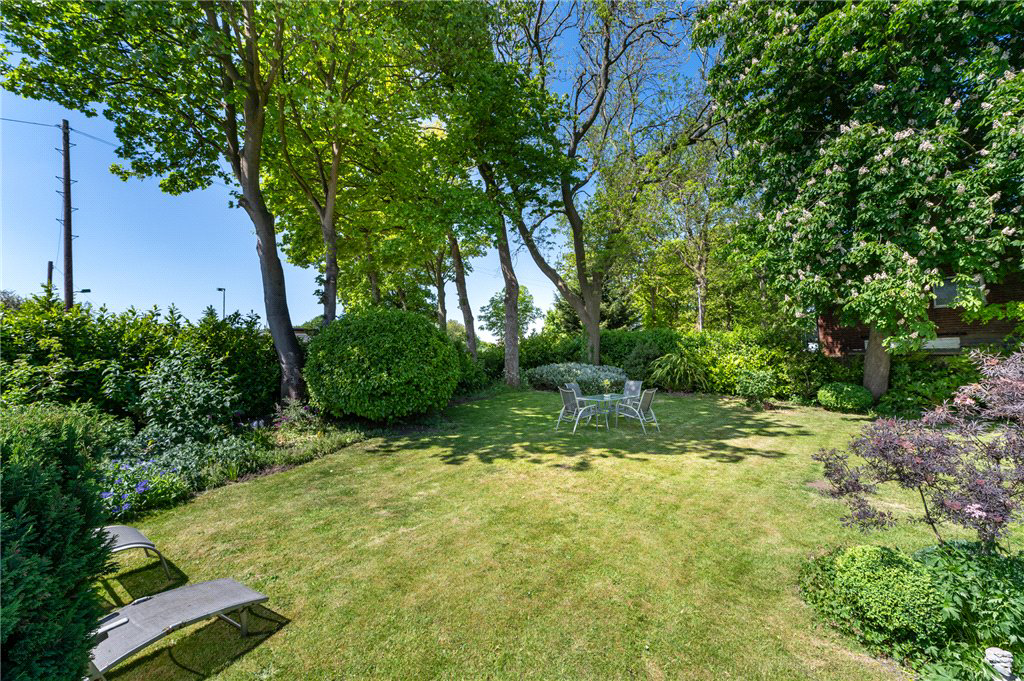 Edge Top Road, Dewsbury, West Yorkshire, WF12, photo 33