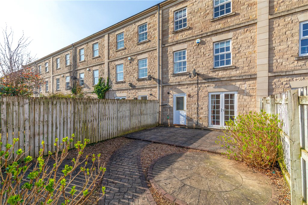Scalebor Square, Burley in Wharfedale, Ilkley, West Yorkshire, LS29, photo 4