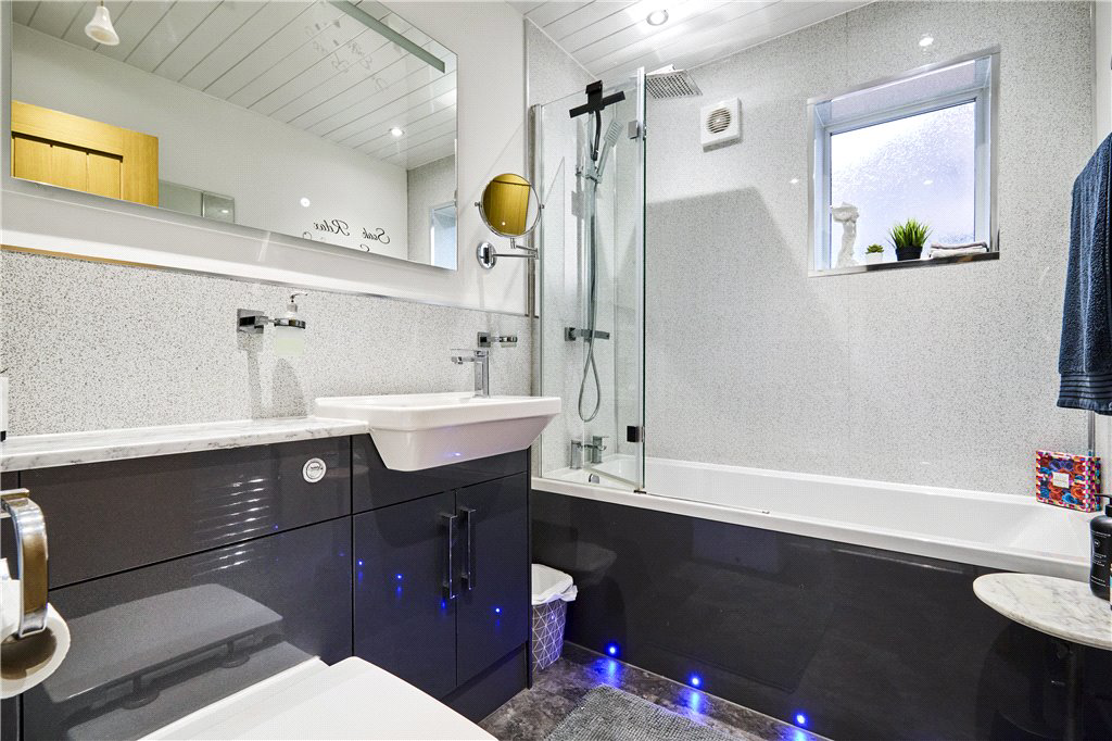Modern Bathroom