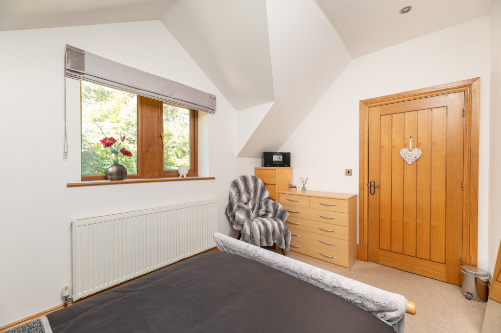 Gilstead Lane, Bingley, West Yorkshire, BD16, photo 30