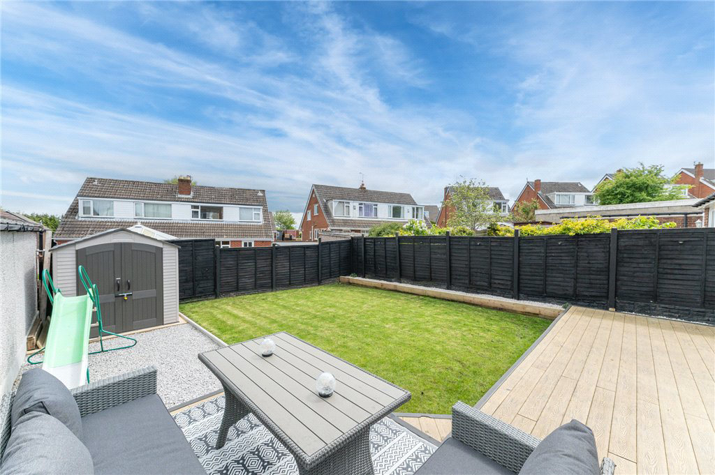 Lampards Close