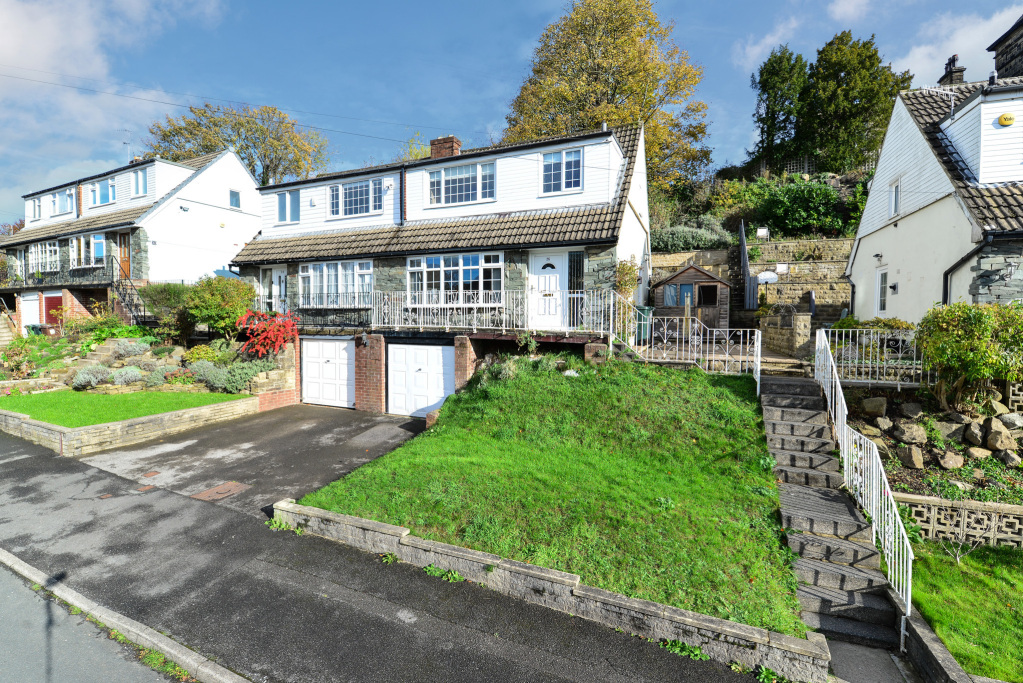 Hall Bank Drive, Bingley, West Yorkshire, BD16