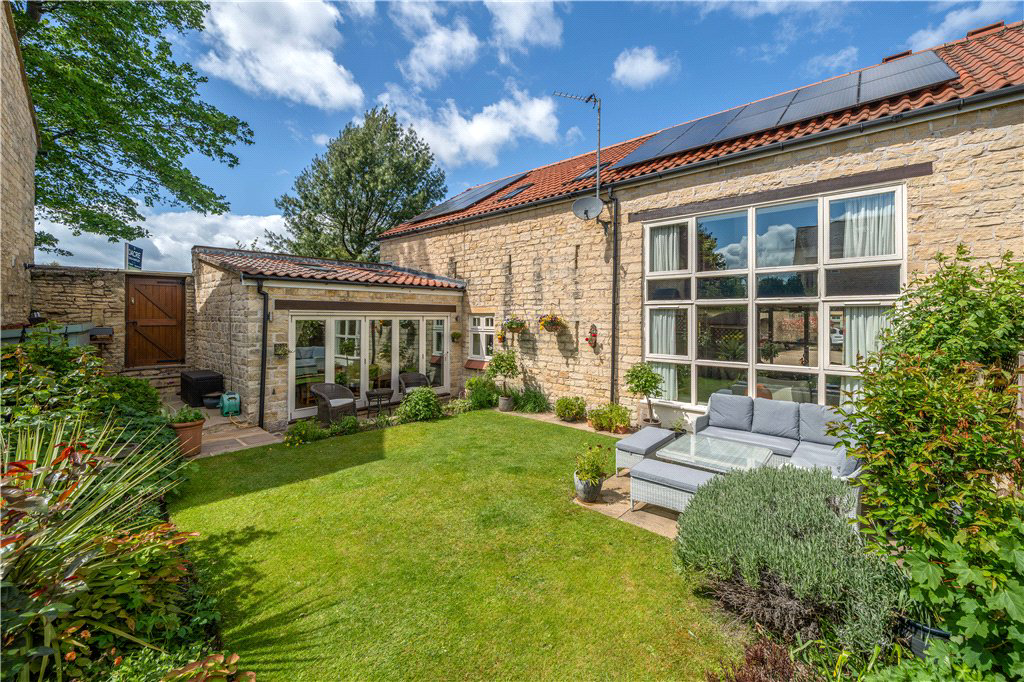 Farm Close, Walton, Wetherby, West Yorkshire, LS23