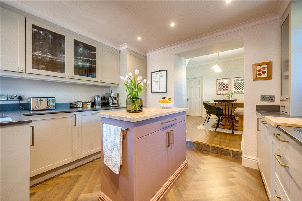 Dragon Road, Harrogate, North Yorkshire, HG1, photo 5