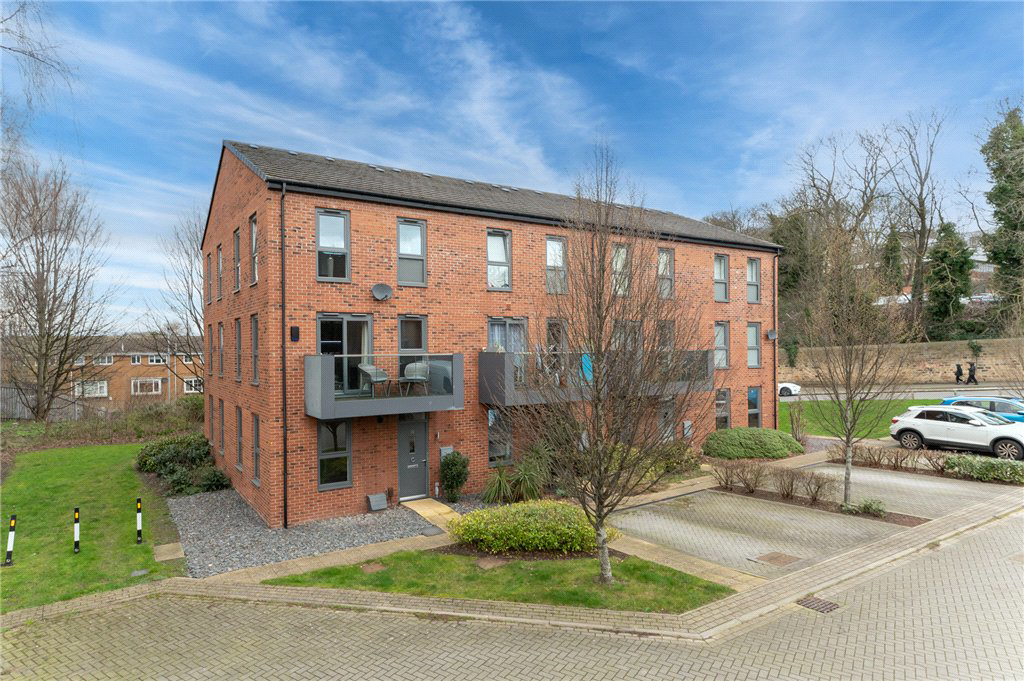 Finchdale Close, Wakefield, West Yorkshire, WF1