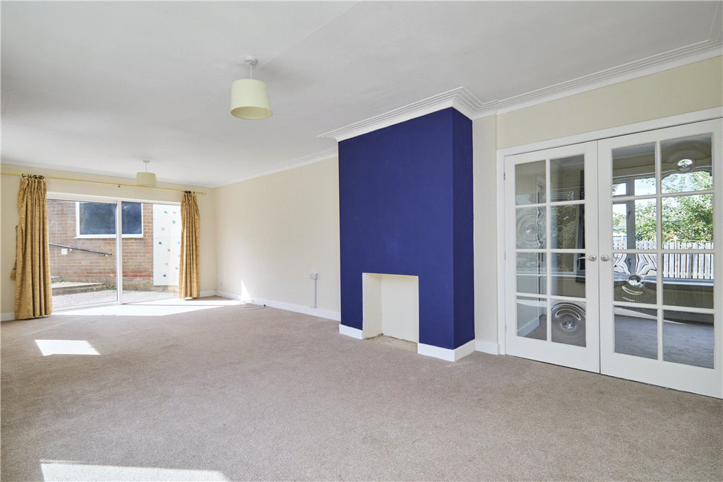 Hall Drive, Burley in Wharfedale, Ilkley, West Yorkshire, LS29, photo 2