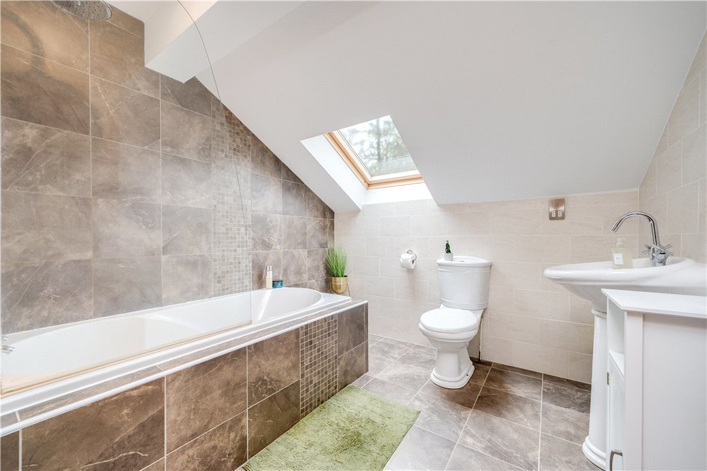Hillings Lane, Hawksworth, Leeds, West Yorkshire, LS20, photo 19