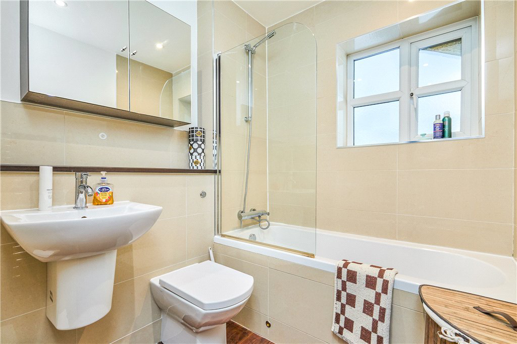 Swallow Close, Pool in Wharfedale, Otley, West Yorkshire, LS21, photo 18
