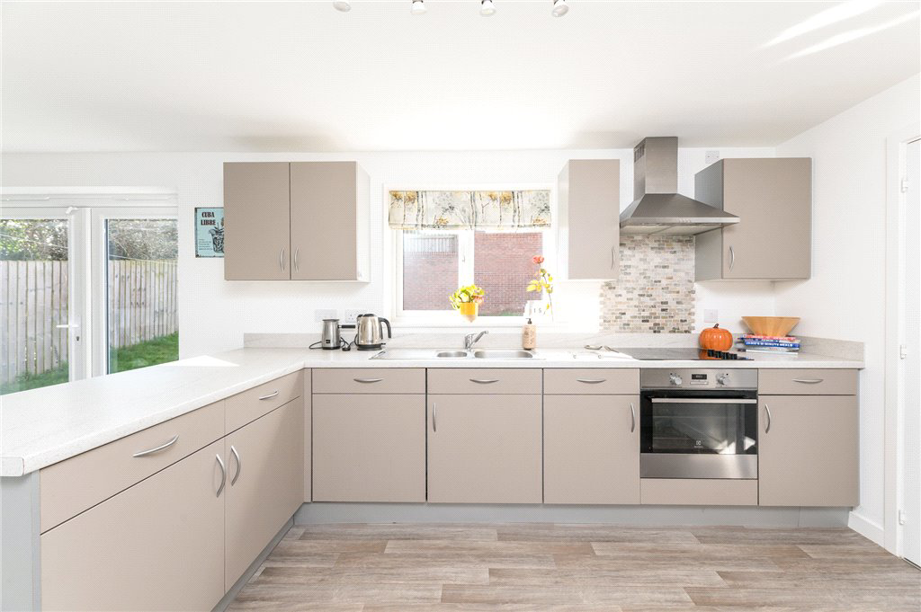 New Village Walk, Churwell, Morley, Leeds, LS27, photo 5