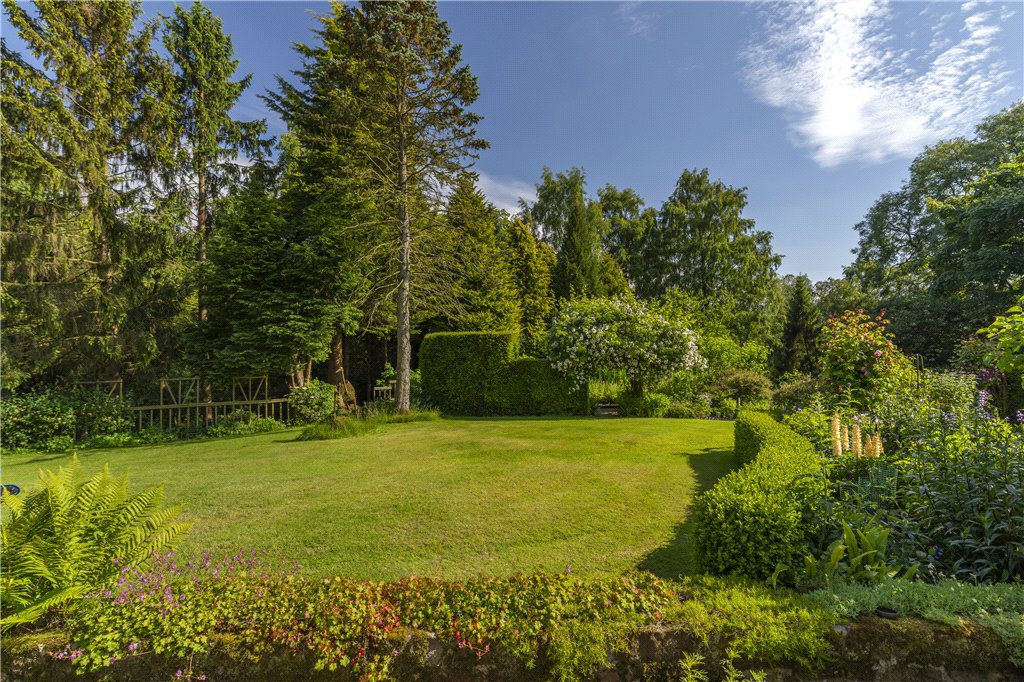 Lovely Grounds