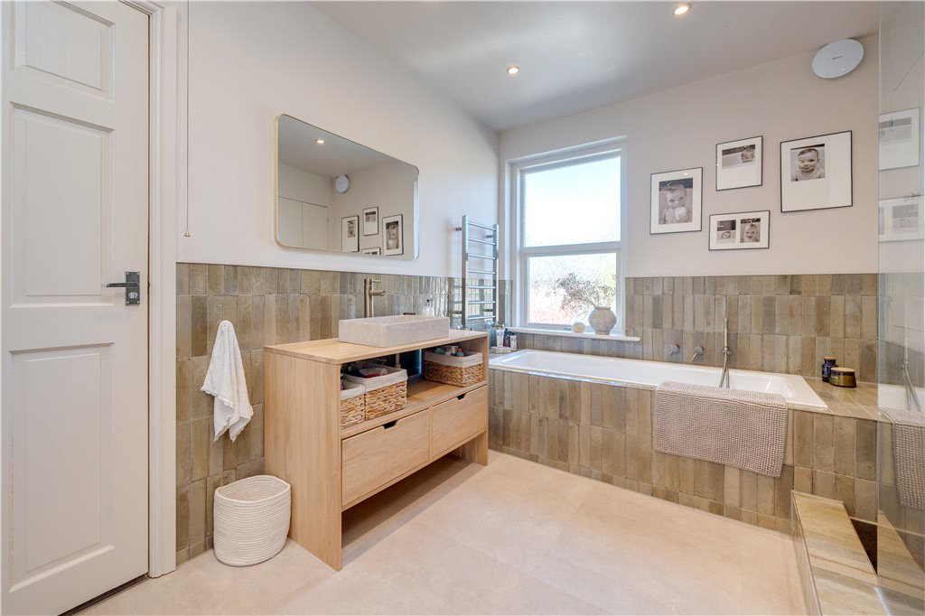 Dragon Road, Harrogate, North Yorkshire, HG1, photo 19
