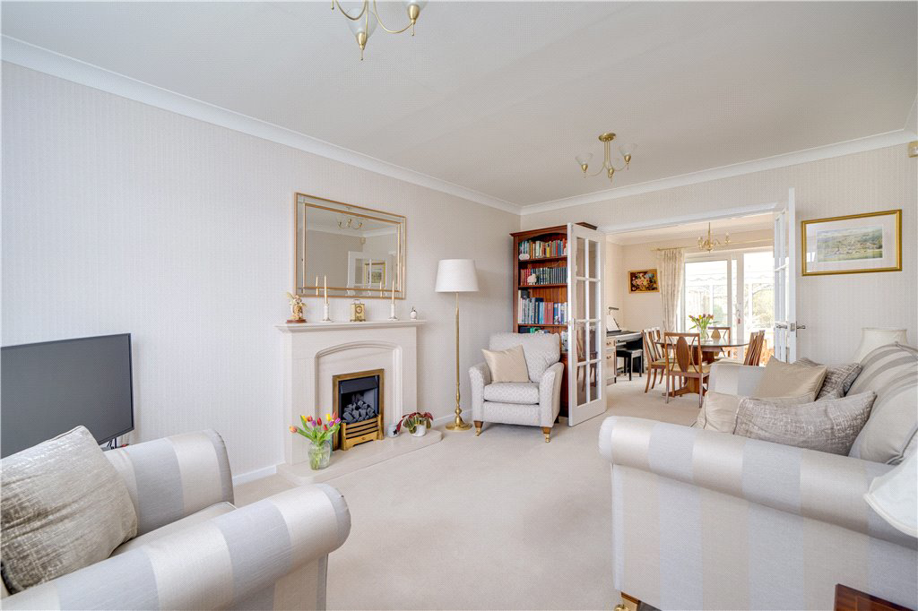 St. Johns Close, Aberford, Leeds, West Yorkshire, LS25, photo 2