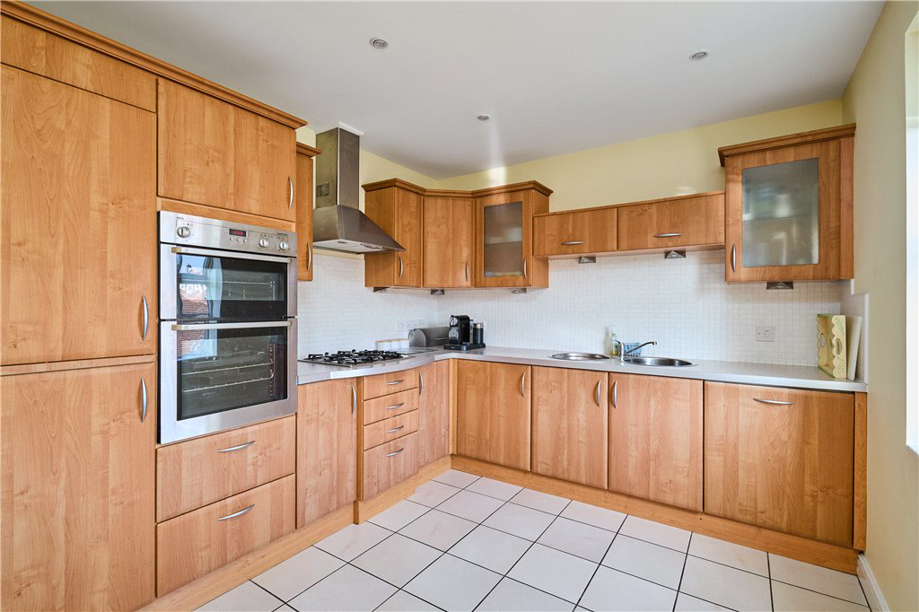 Scalebor Square, Burley in Wharfedale, Ilkley, West Yorkshire, LS29, photo 6