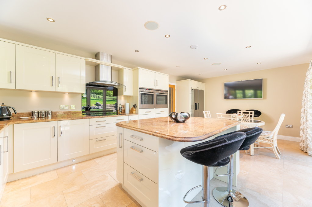 Drake Hill Lane, Bingley, West Yorkshire, BD16, photo 7