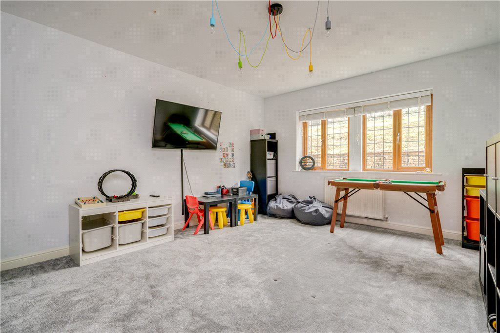 Hillings Lane, Hawksworth, Leeds, West Yorkshire, LS20, photo 12
