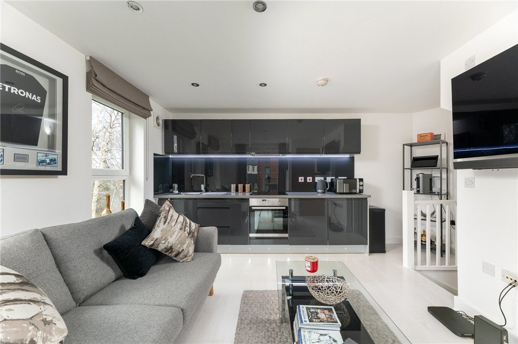 Finchdale Close, Wakefield, West Yorkshire, WF1, photo 2