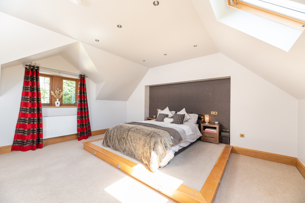 Gilstead Lane, Bingley, West Yorkshire, BD16, photo 38