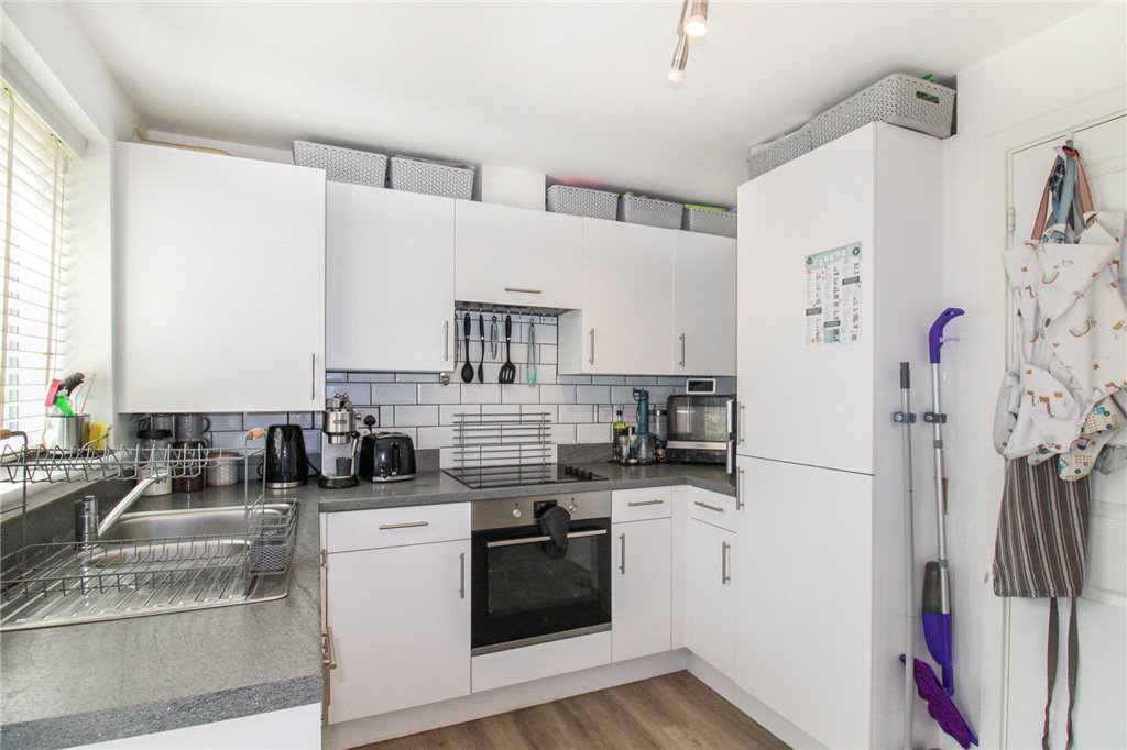 Little Cote View, Thackley, Bradford, West Yorkshire, BD10, photo 3