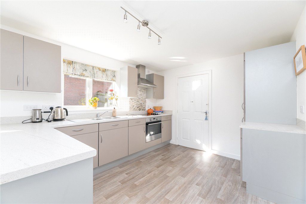 New Village Walk, Churwell, Morley, Leeds, LS27, photo 6
