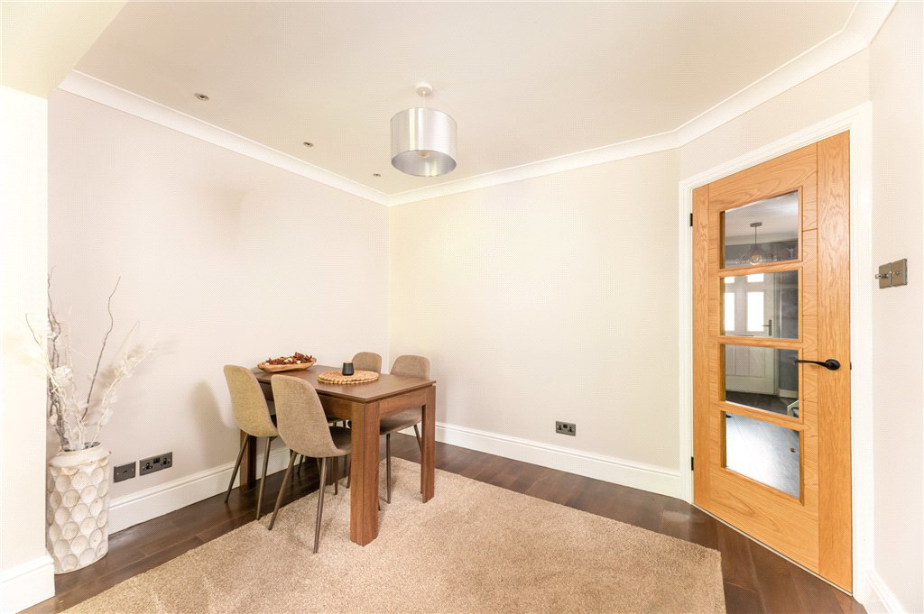 Clark Spring Rise, Morley, Leeds, LS27, photo 4