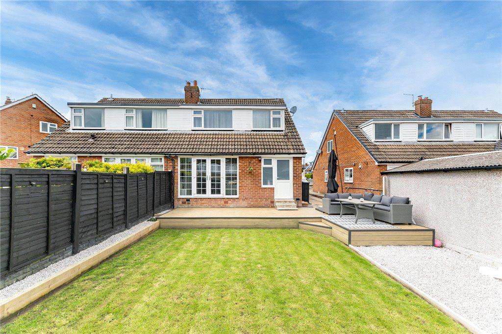 Lampards Close