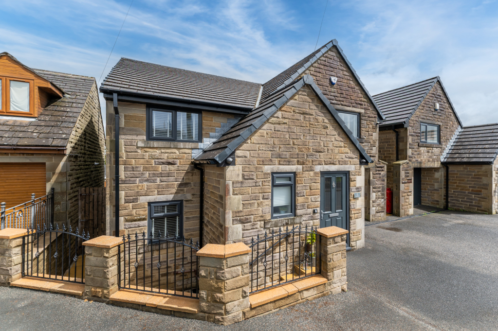 Lodge Gate Close, Denholme, West Yorkshire, BD13, photo 45