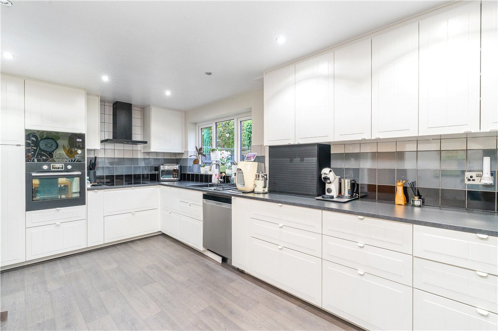 Greystone Close, Burley in Wharfedale, Ilkley, West Yorkshire, LS29, photo 7