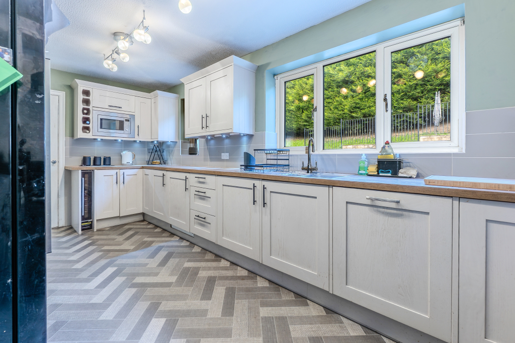 Ball Grove Drive, Colne, Lancashire, BB8, photo 7