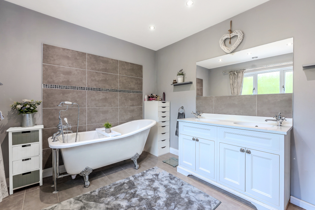 Ball Grove Drive, Colne, Lancashire, BB8, photo 14