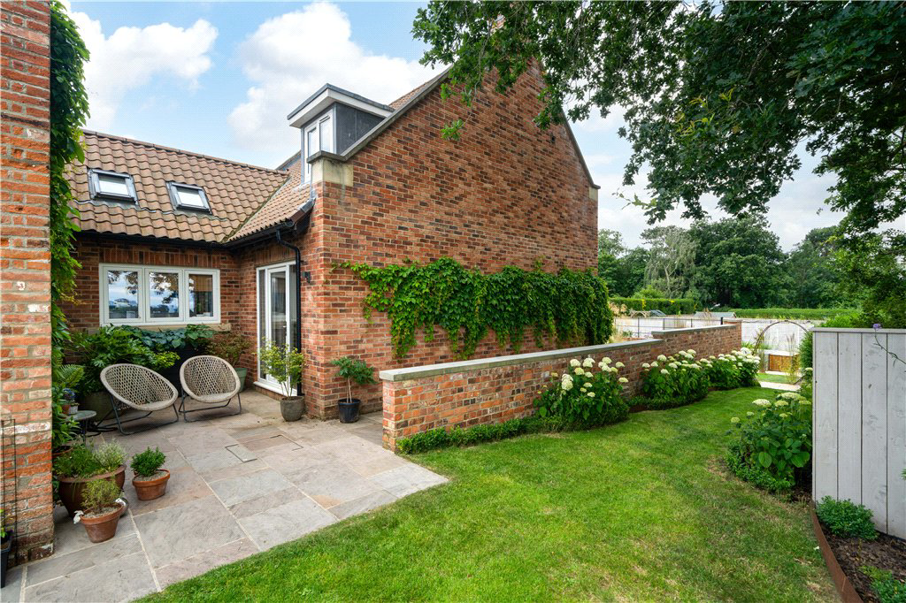 Yeoman Court, Brompton, Northallerton, North Yorkshire, DL6, photo 20