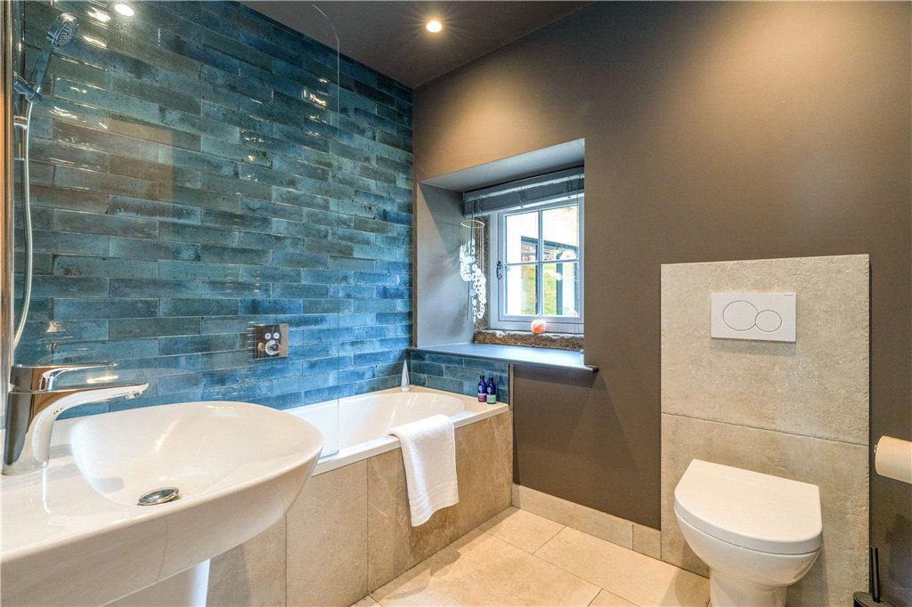 Ghyll Grange Lane, Silsden, Keighley, West Yorkshire, BD20, photo 11