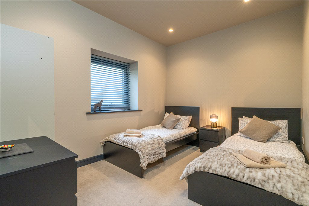 Ghyll Grange Lane, Silsden, Keighley, West Yorkshire, BD20, photo 18