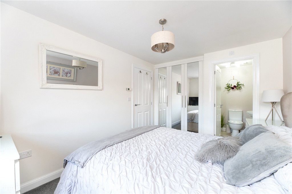 Bradfield Avenue, Morley, Leeds, West Yorkshire, LS27, photo 13