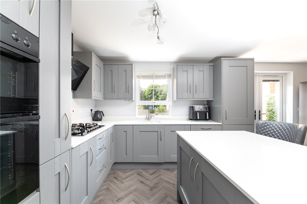 Bradfield Avenue, Morley, Leeds, West Yorkshire, LS27, photo 6