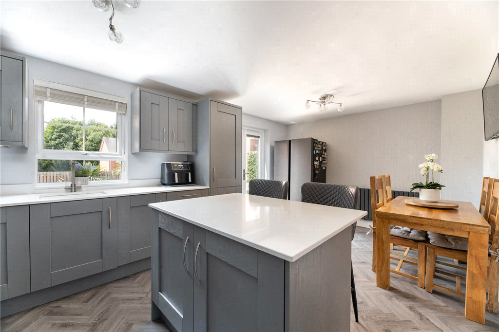 Bradfield Avenue, Morley, Leeds, West Yorkshire, LS27, photo 5