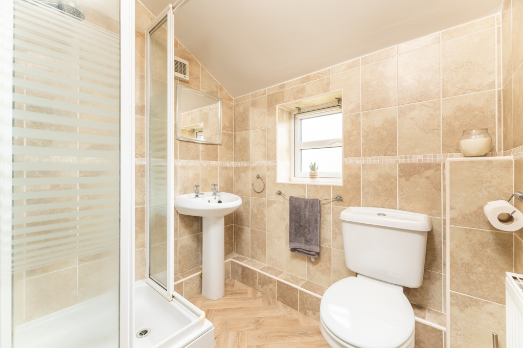 The Oval, Bingley, West Yorkshire, BD16, photo 9