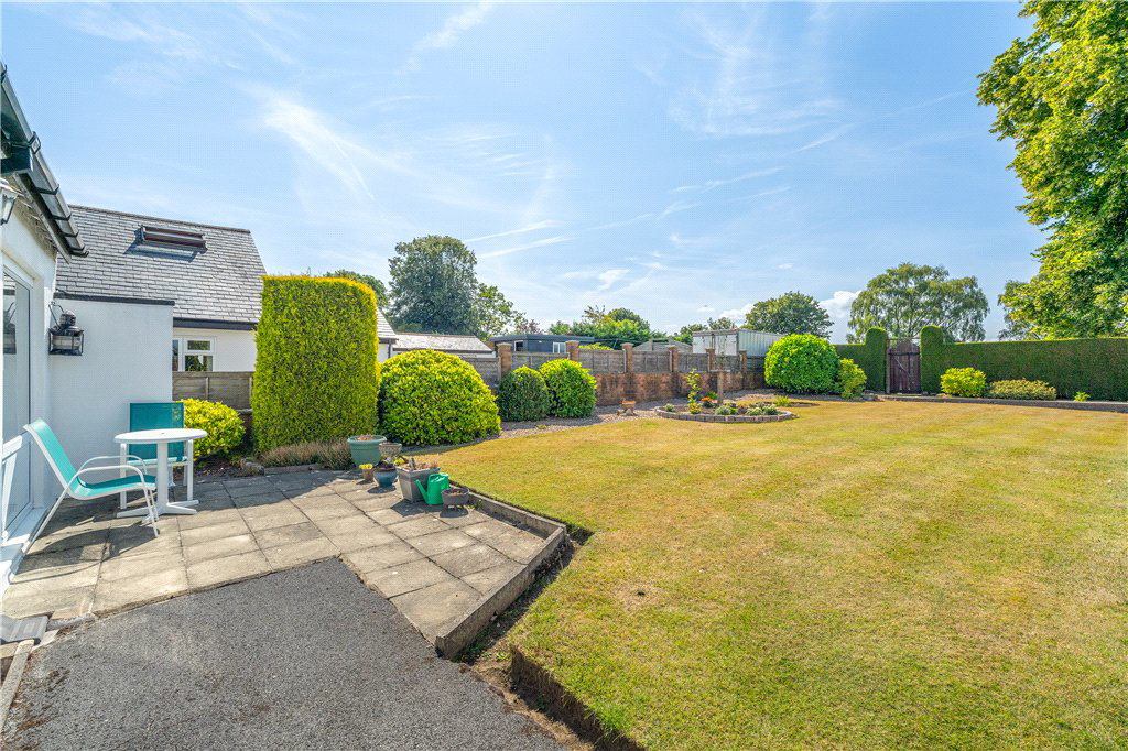 Hawksworth Lane, Guiseley, Leeds, West Yorkshire, LS20, photo 14