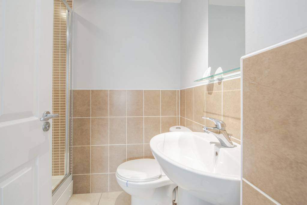 Littlelands, Cottingley, Bingley, West Yorkshire, BD16, photo 9
