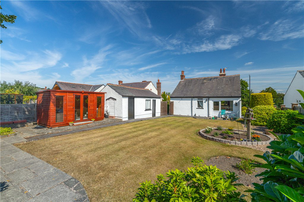 Hawksworth Lane, Guiseley, Leeds, West Yorkshire, LS20, photo 13