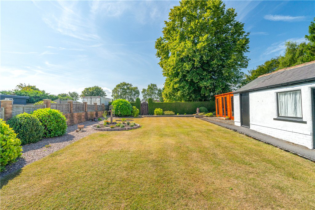 Hawksworth Lane, Guiseley, Leeds, West Yorkshire, LS20, photo 2