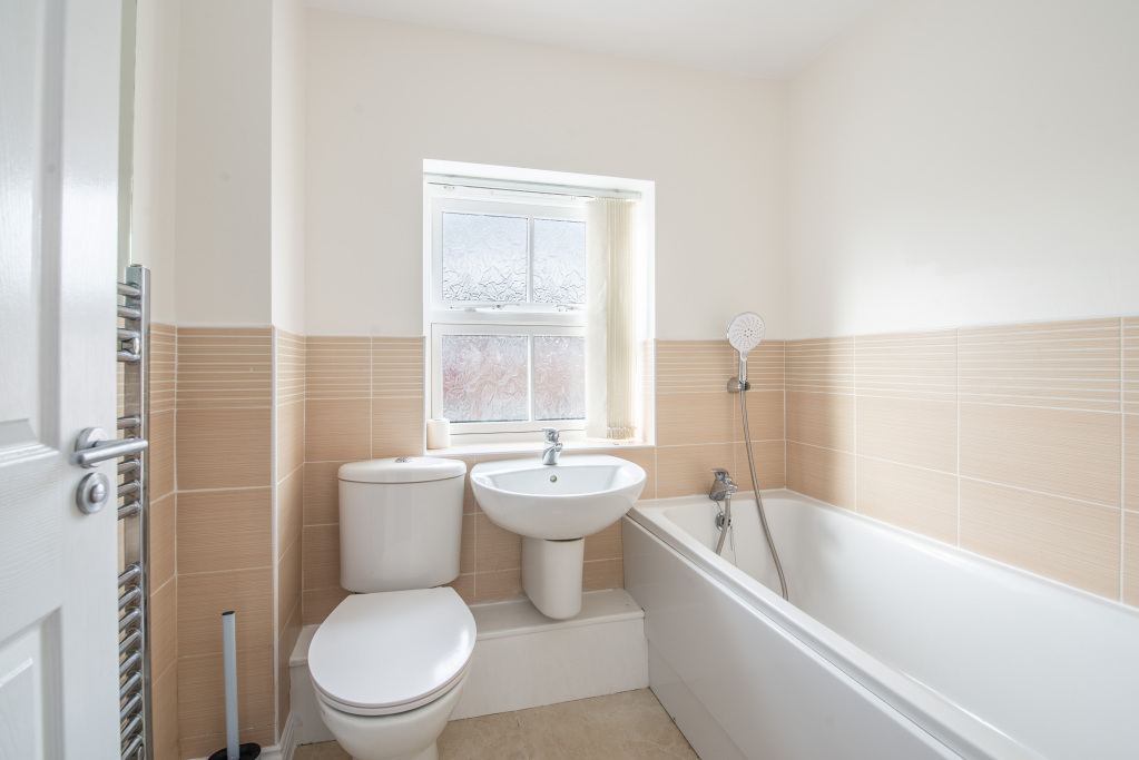 Littlelands, Cottingley, Bingley, West Yorkshire, BD16, photo 4