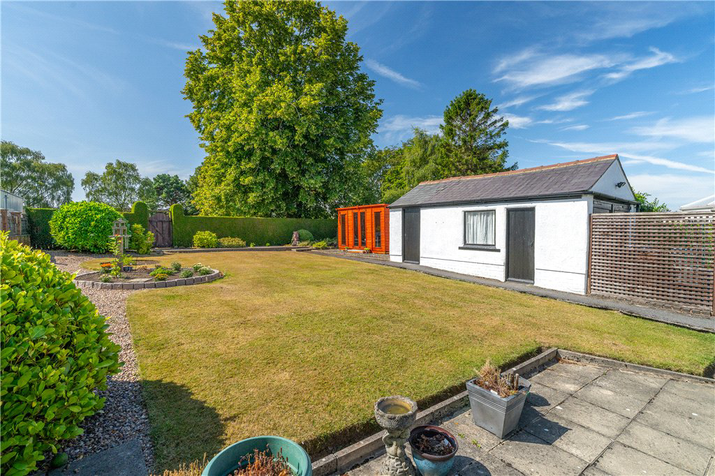 Hawksworth Lane, Guiseley, Leeds, West Yorkshire, LS20, photo 15