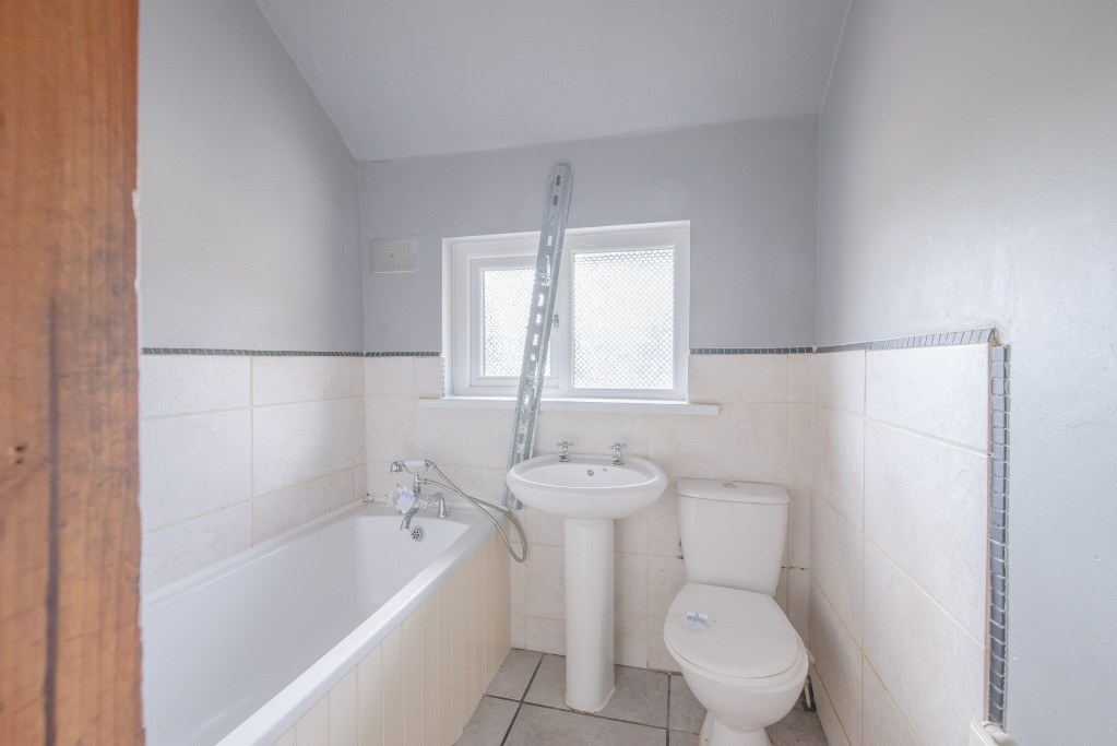 Queens Road, Crossflatts, Bingley, West Yorkshire, BD16, photo 8