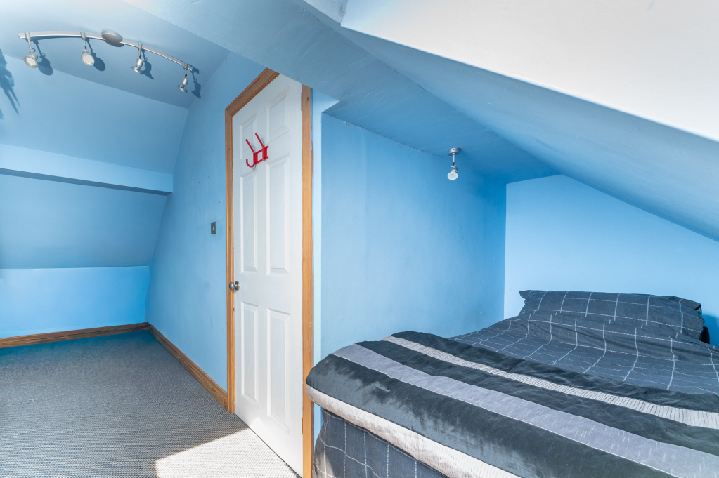 Halifax Road, Denholme, West Yorkshire, BD13, photo 17