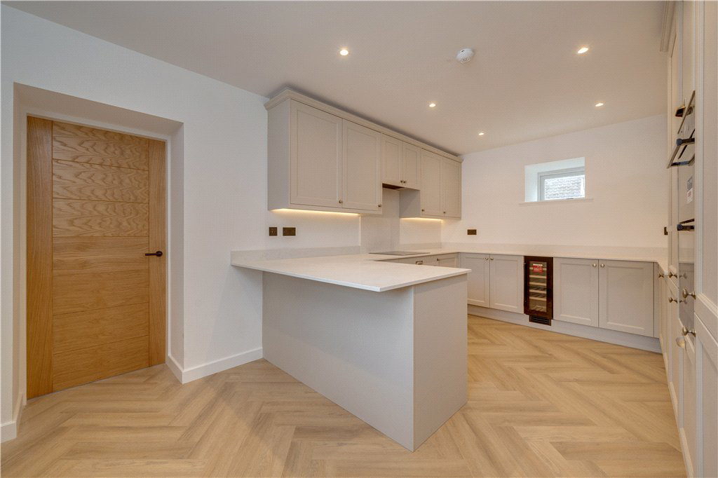 Poole Row, Burton Salmon, Leeds, North Yorkshire, LS25, photo 3